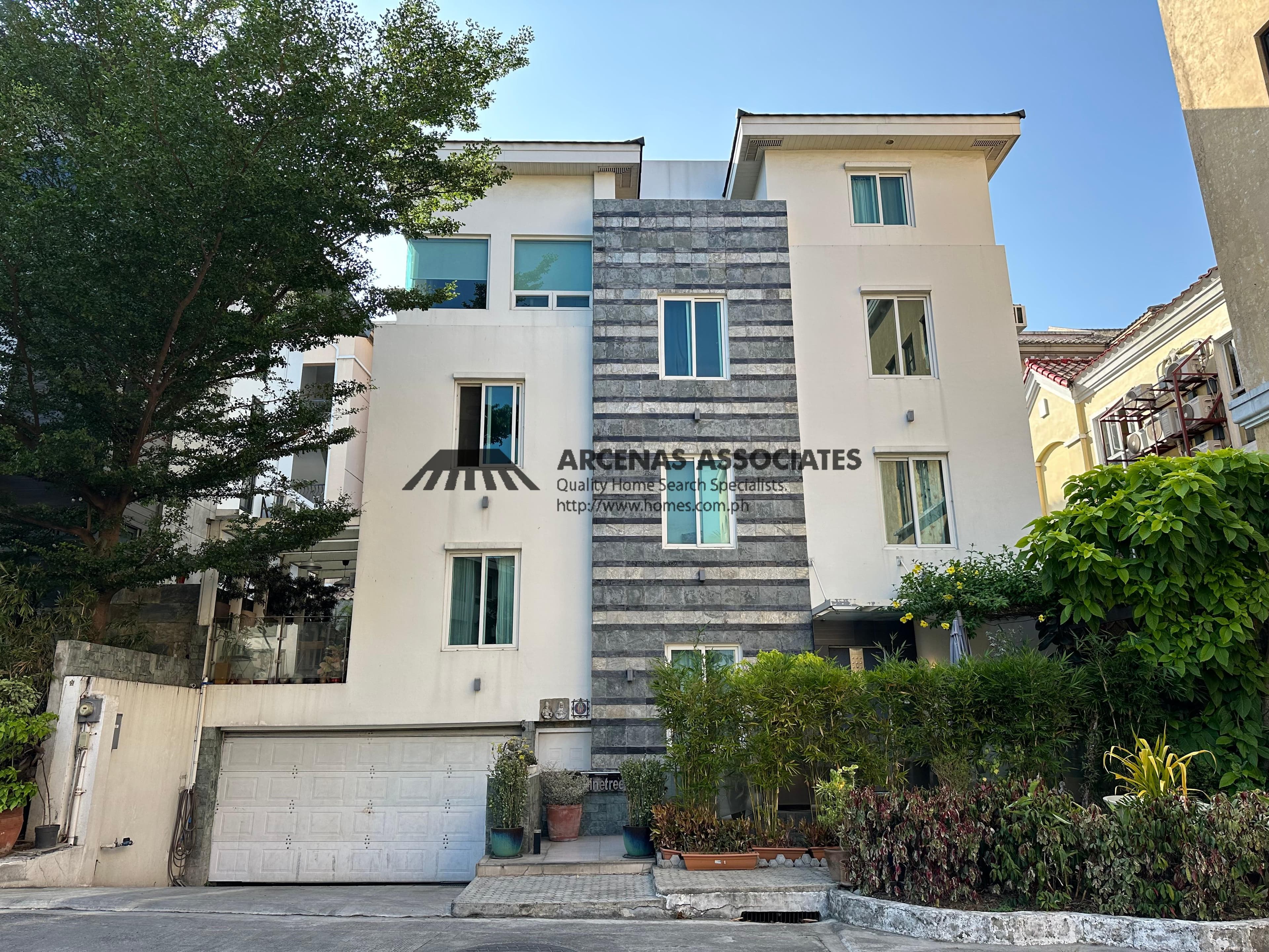 6 Bedroom House - Mckinley Hills, Taguig - photo 1